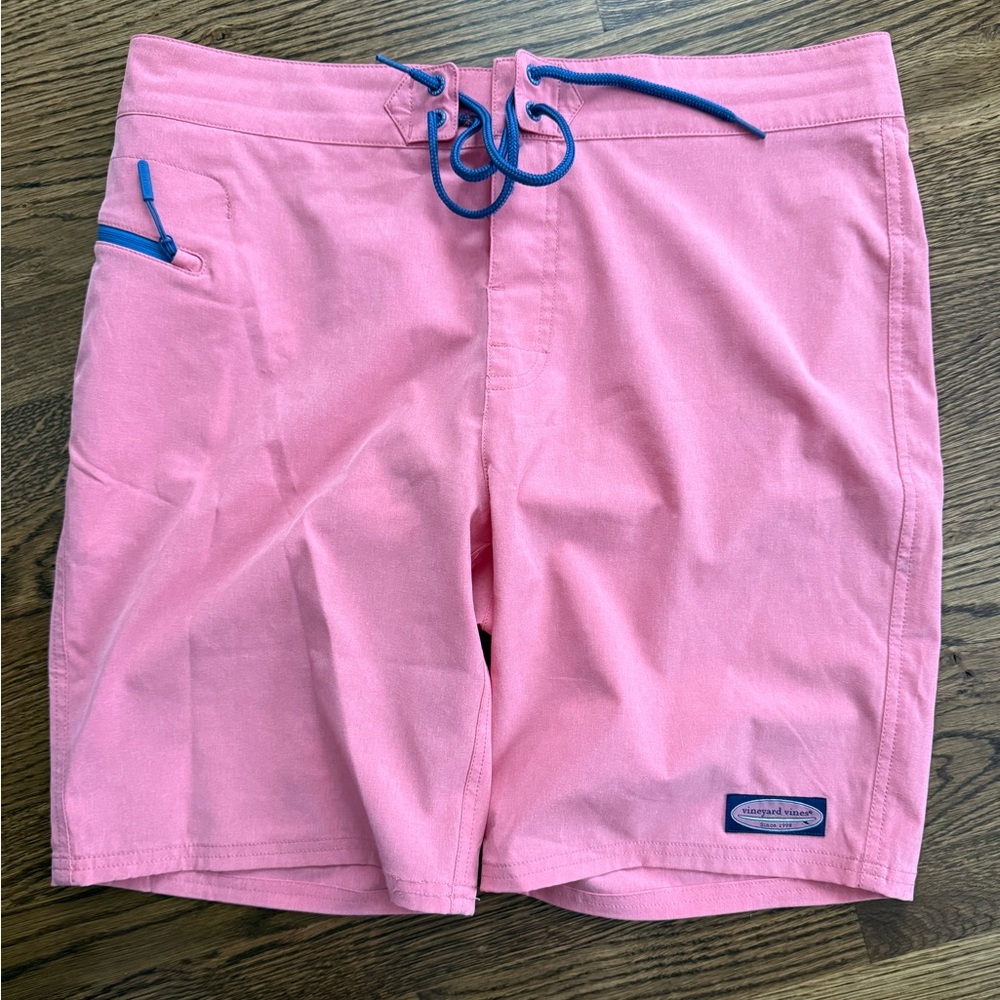 Vineyard Vines Nantucket Red bathing suit - men’s perfect condition!